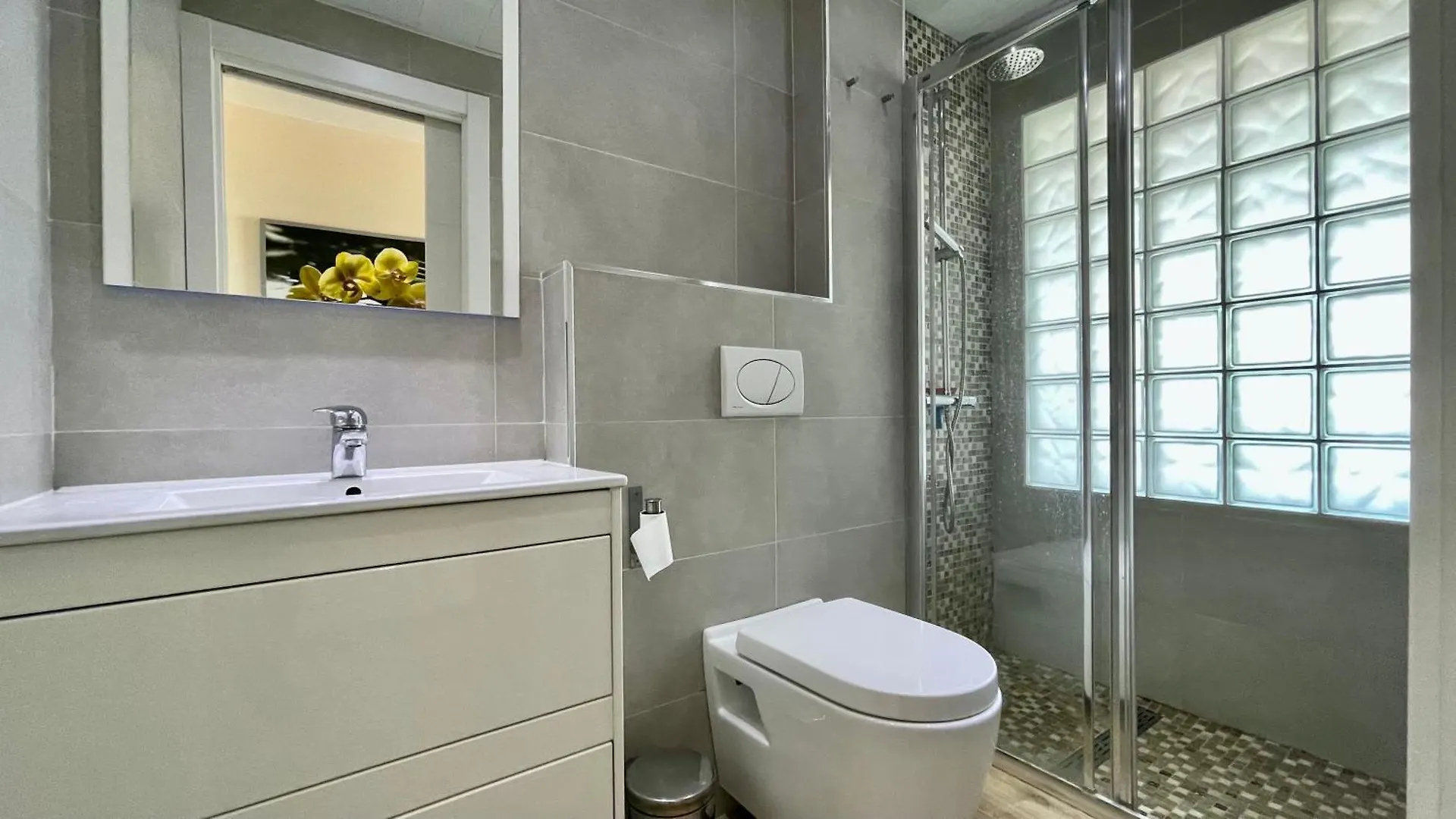 Catalonia 1-9 Apartman L'Estartit Spanyolország